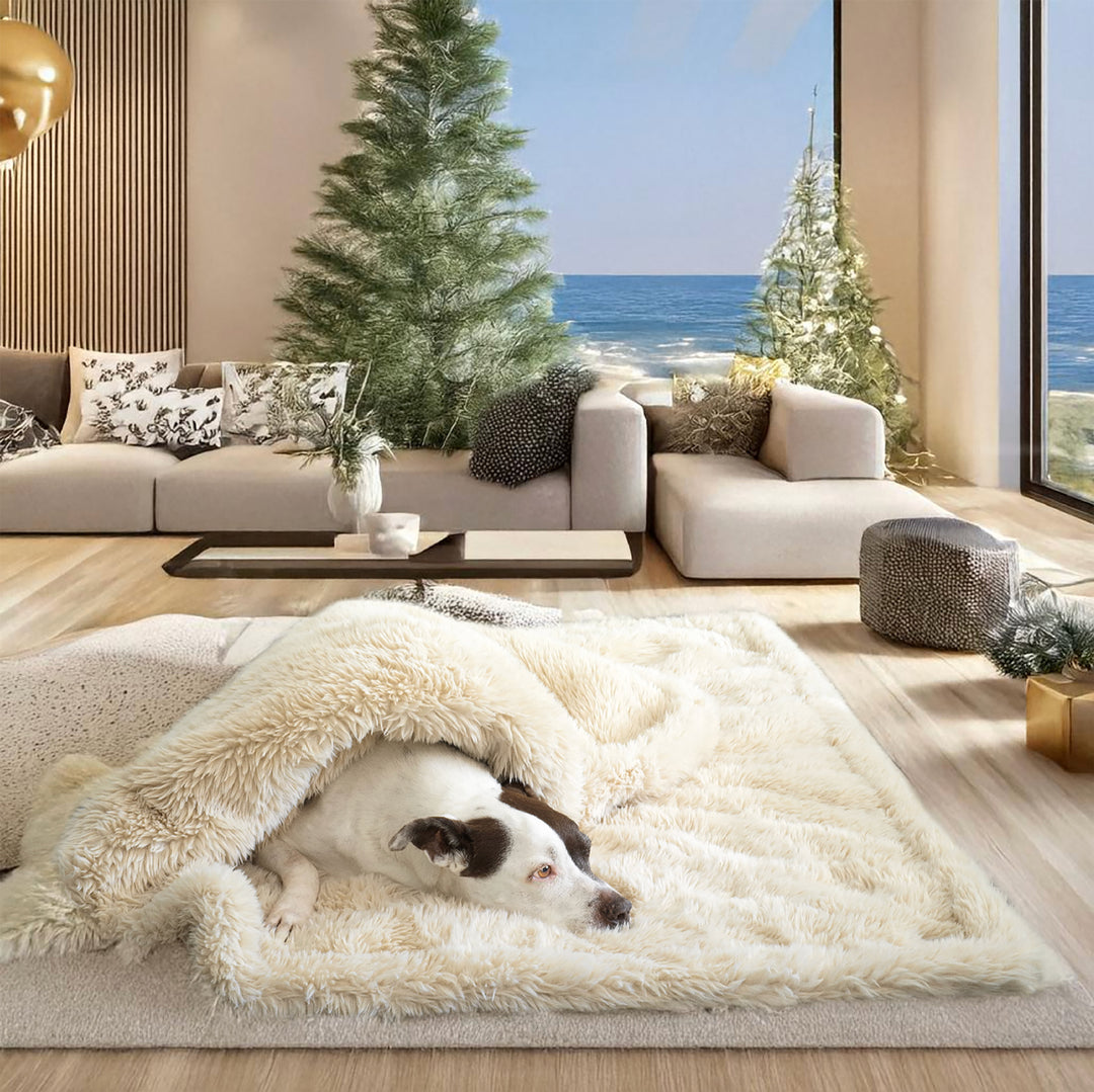 The Animals Matter Roxy Luxury Faux Fur Waterproof Dog Blanket Beach Sand